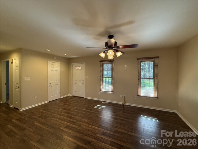 Foto del edificio - 11901 Field St