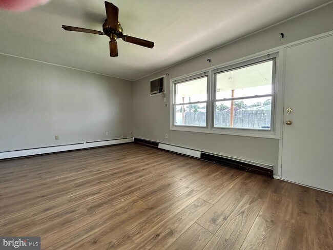 Foto del edificio - 18 Tiger Lily Ln