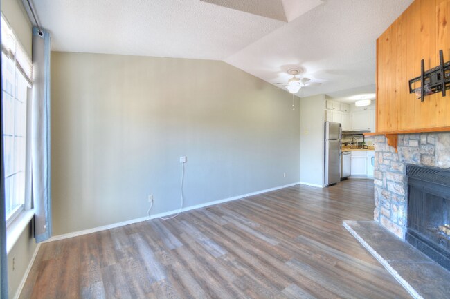 Building Photo - 6432 Village Ln