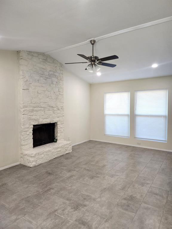 Foto del edificio - 12804 Copper Cliff Ave