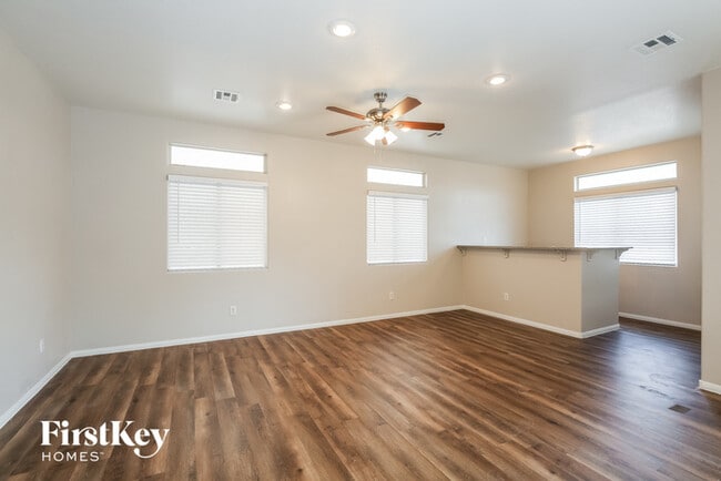 Foto del edificio - 3836 Canary Cedar St