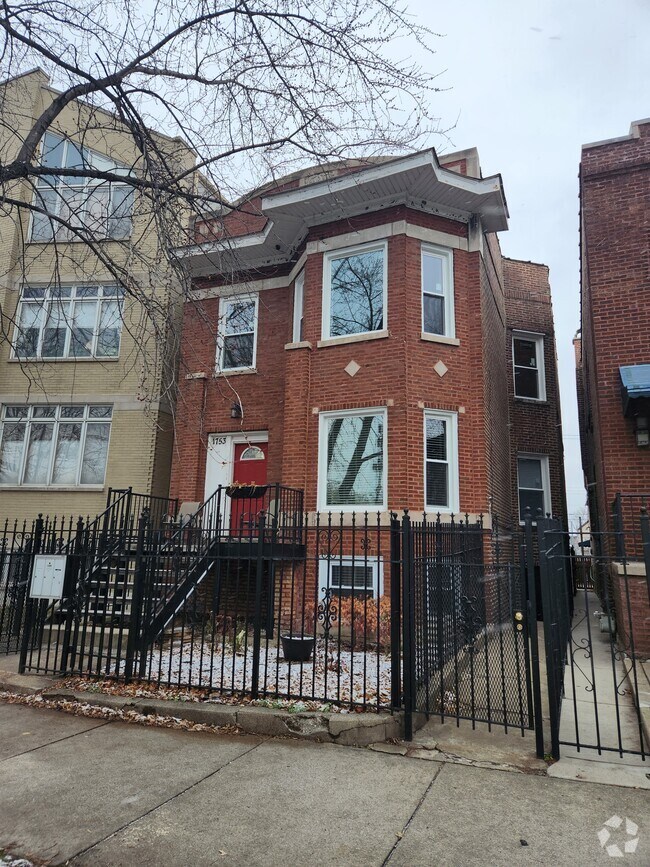 Condos for rent near The Shops At Shoemaker Square in Chicago, IL