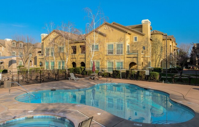 Building Photo - Desirable Natomas Condo - 2 bd 2 bth + Loft