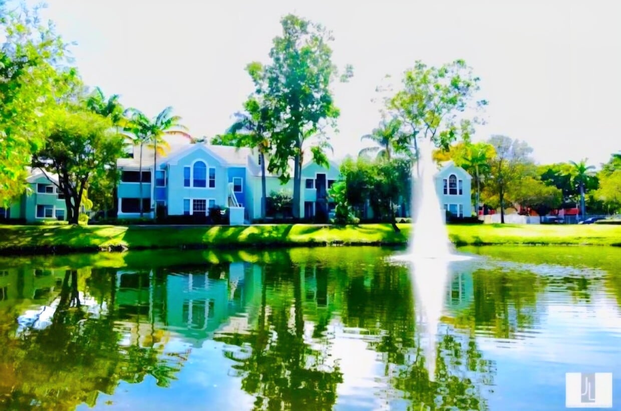 Foto principal - 1050 Crystal Way