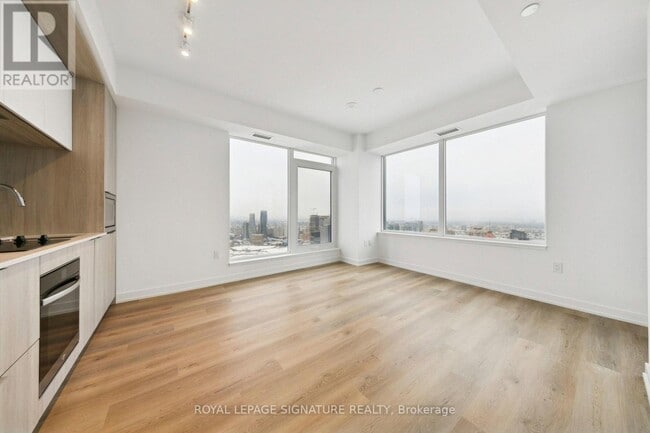 Building Photo - 395 Square One Dr