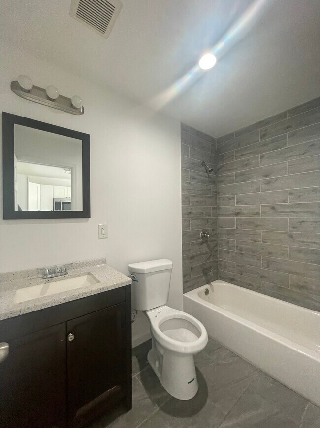 Bathroom - 52 Oriental St
