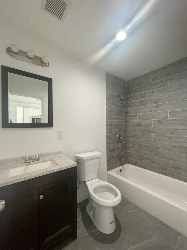 Bathroom - 52 Oriental St