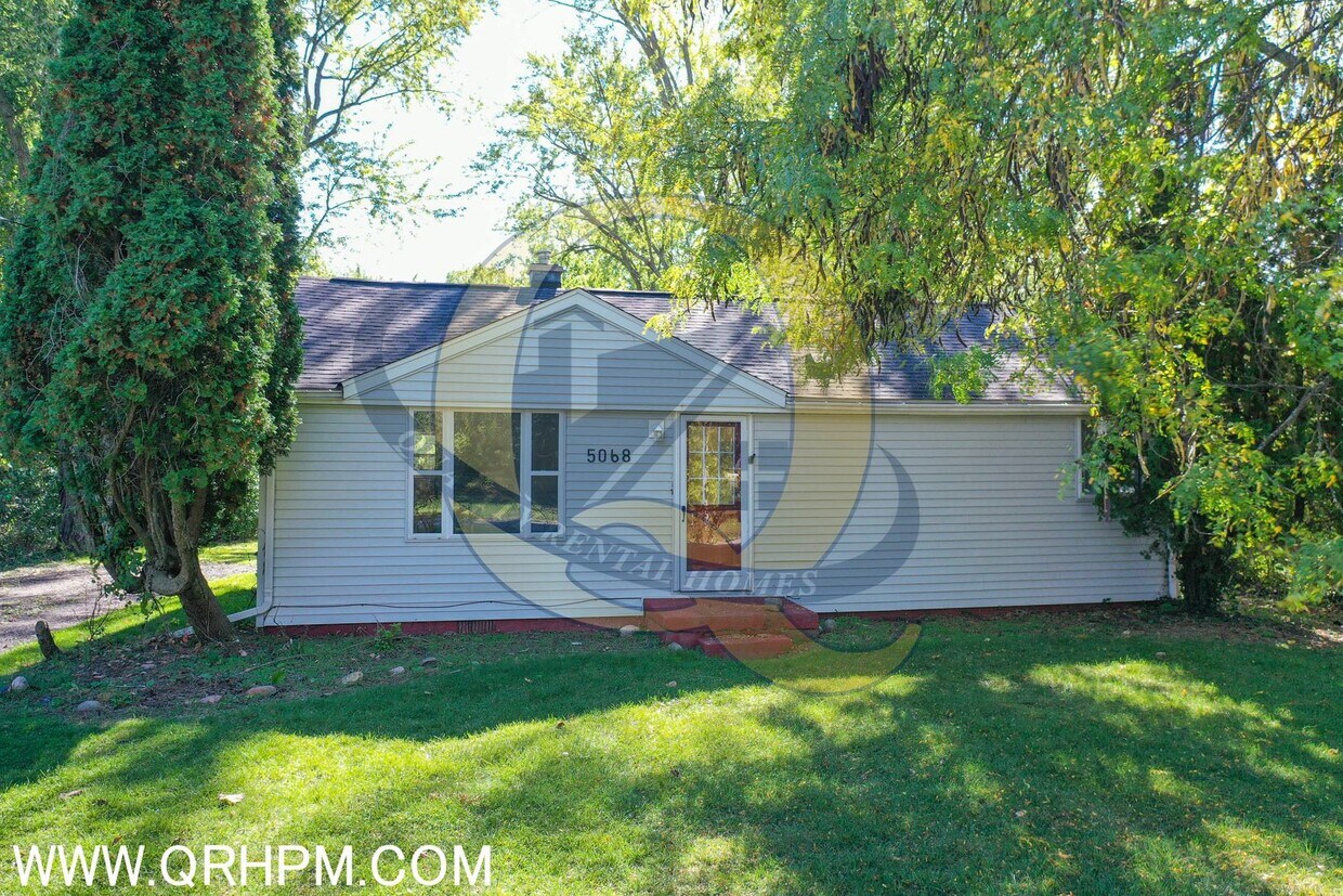 Foto principal - 3 bedroom ranch in the Kearsley School Dis...