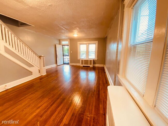 Building Photo - 1308 Crosby St