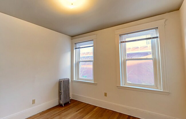 Building Photo - 11 Tetlow St