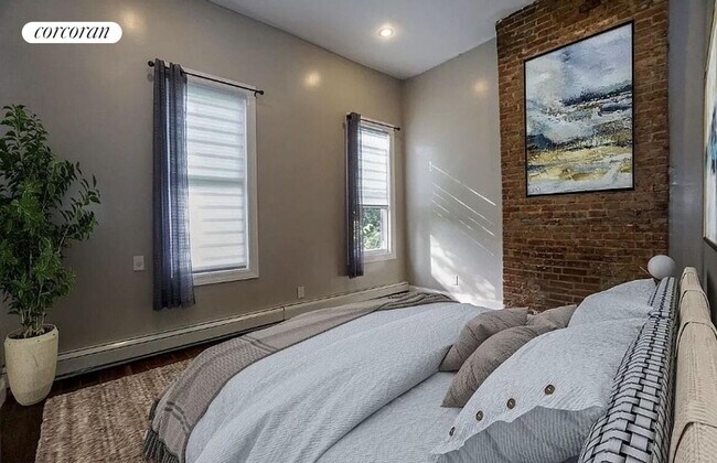 Foto del edificio - 712 Chauncey St