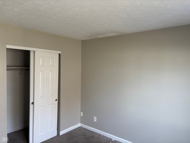 Foto del edificio - 6842 Antelope Dr