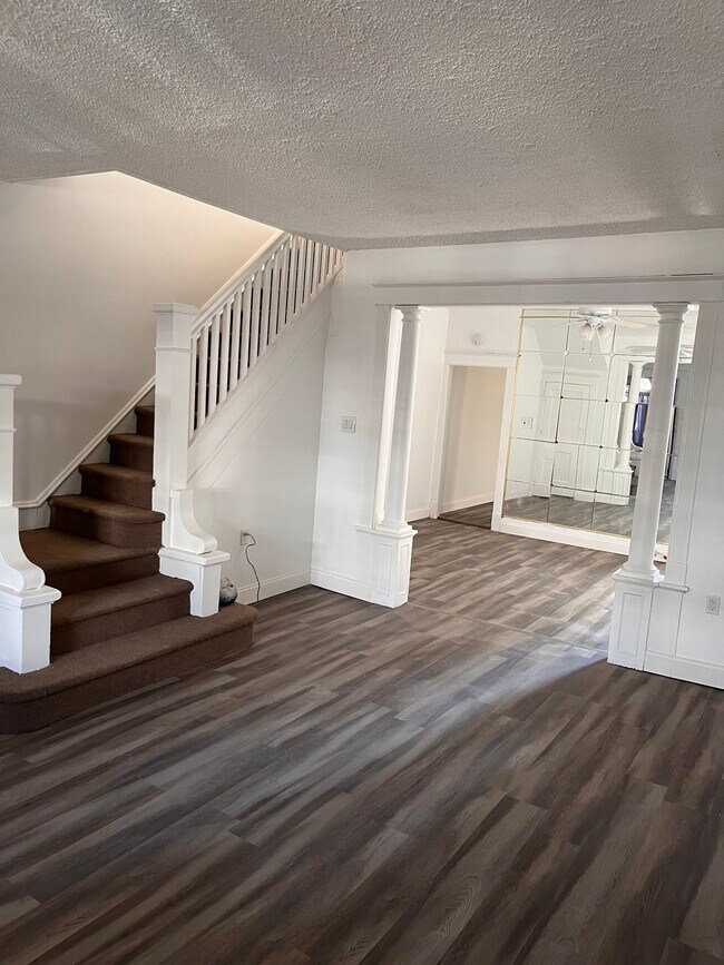 Sala de estar - 5049 N Sydenham St