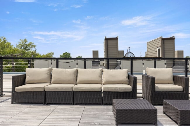 Foto del edificio - 12607 Larchmere Blvd