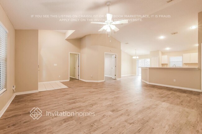 Foto del edificio - 1511 Canopy Oaks Dr