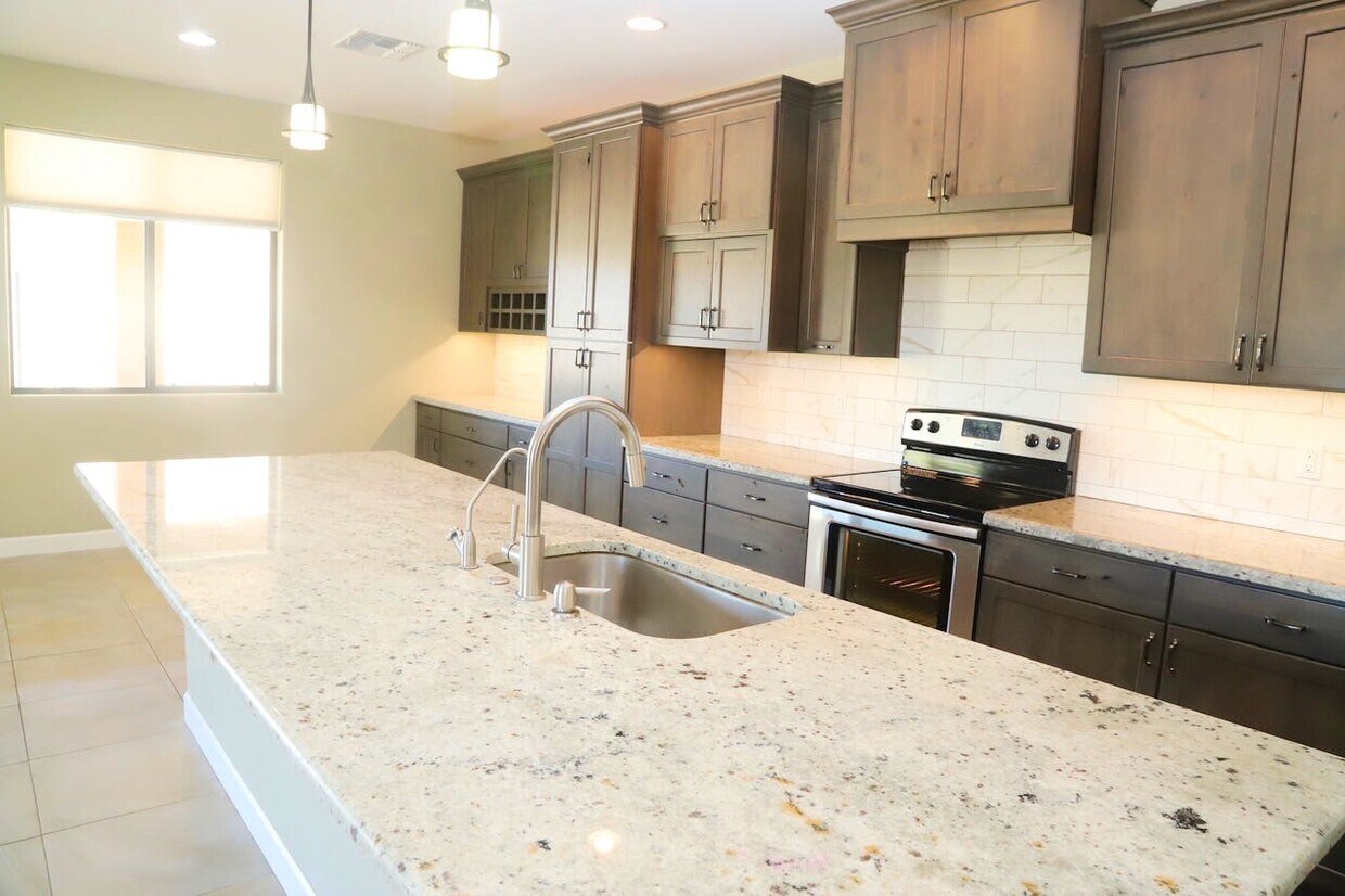 Foto principal - 8937 E Princess Dr