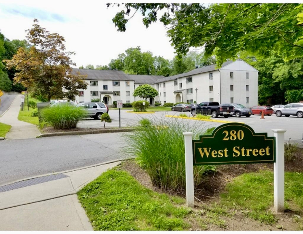 Primary Photo - 280 West St