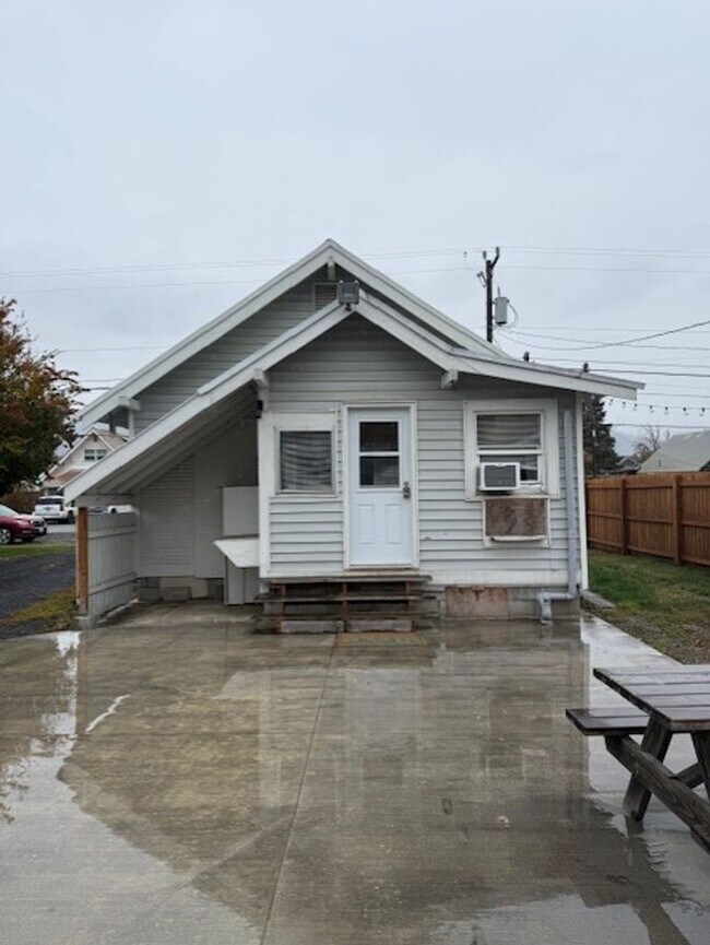 Foto del edificio - Great downtown location!