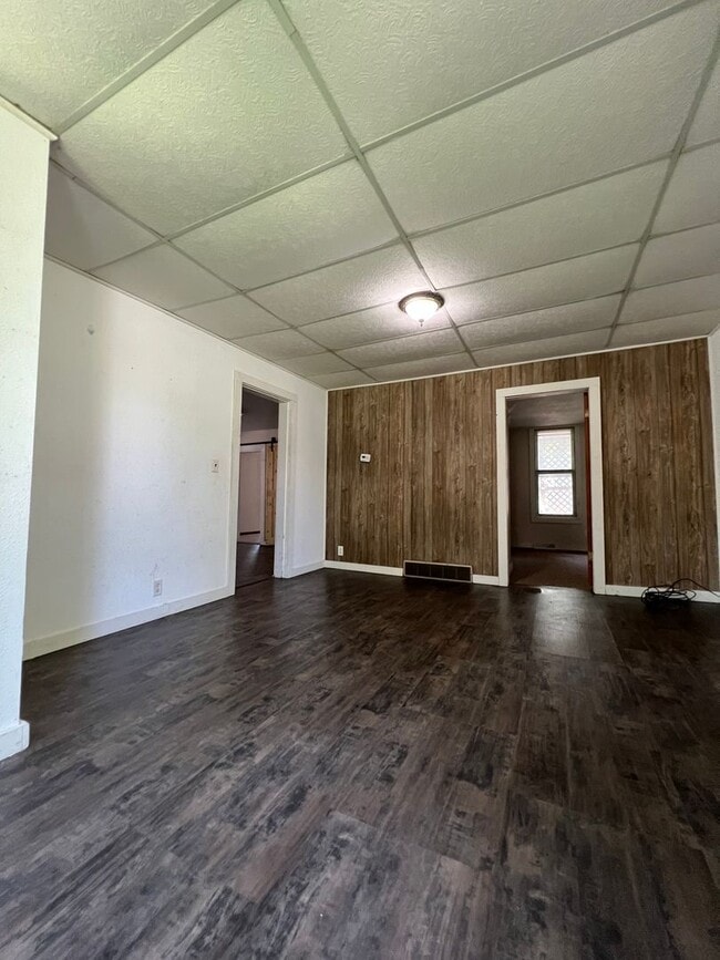 Building Photo - 824 Johnson St