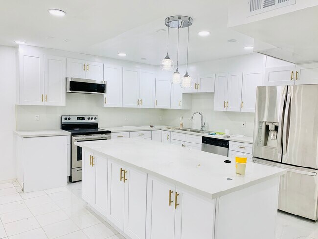 Foto del edificio - 5301 Balboa Blvd