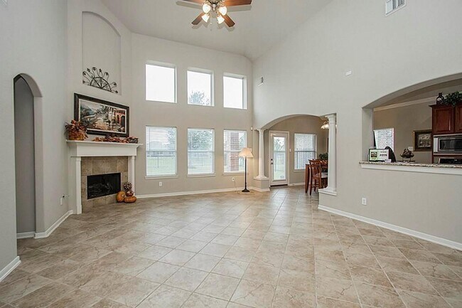 Foto del edificio - 16923 Locust Springs Dr