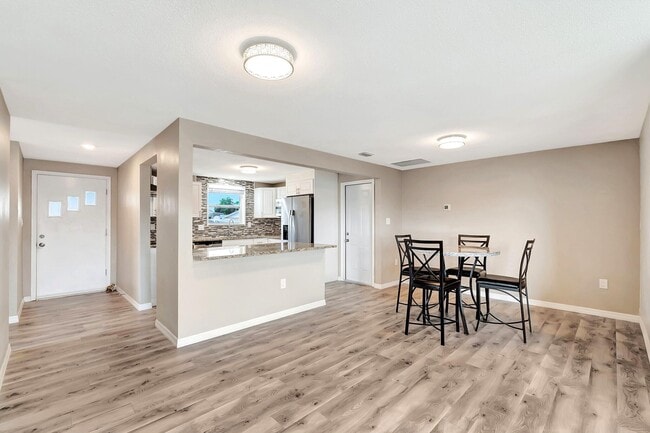 Building Photo - 7611 Spirea Dr