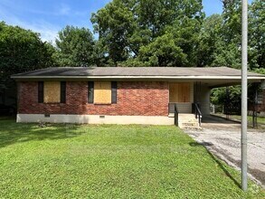 Building Photo - 3531 Gowan Dr