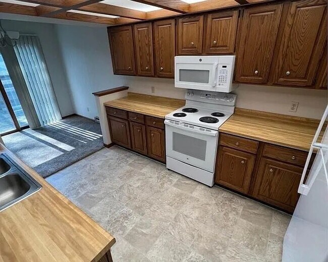 Foto del edificio - 652-658 Butler Place