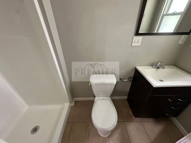 Foto del edificio - 4621 Terrace St