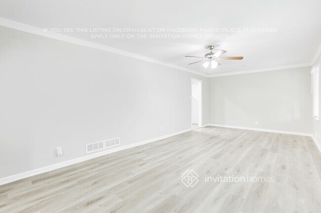 Building Photo - 2550 Greenwood Cir