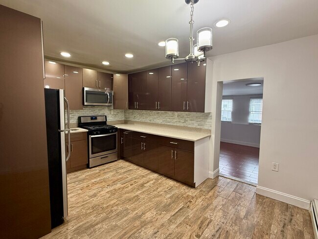 Photo - 1019A E 229th St House