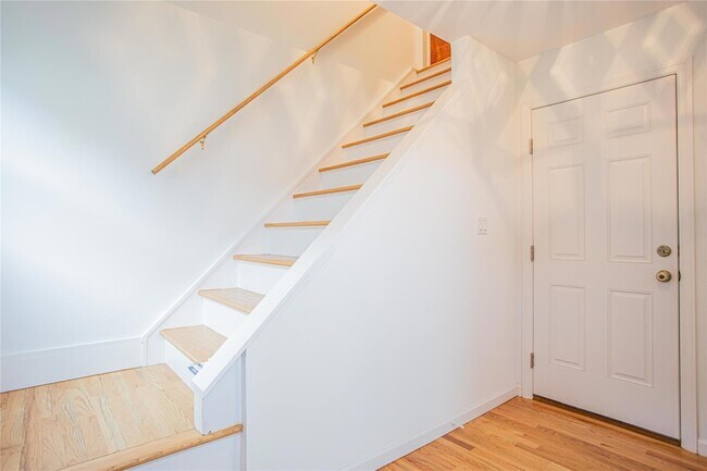 Foto del edificio - 733 E Walnut St