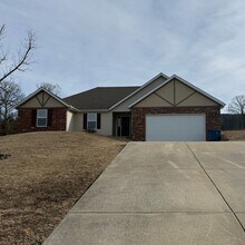 Building Photo - 464 Oak Brook Estate Ct