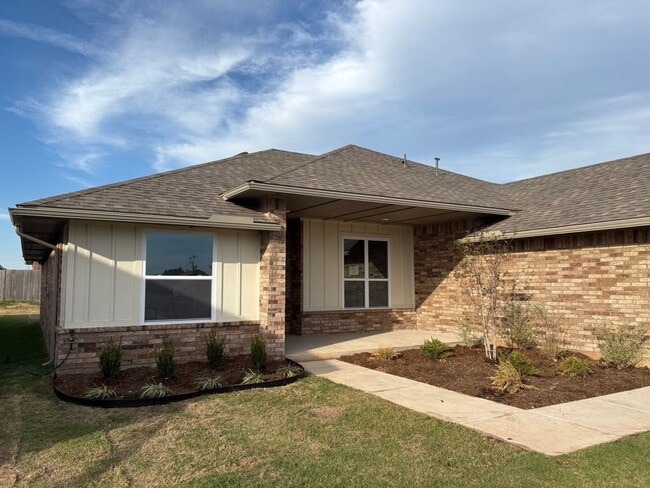 Building Photo - First Month Free! Beautiful New Home!