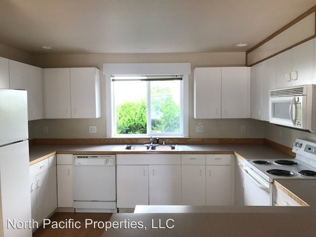 Primary Photo - 3224 21st Ave W