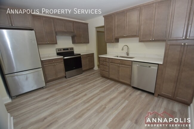 Building Photo - 921 Blue Ridge Dr