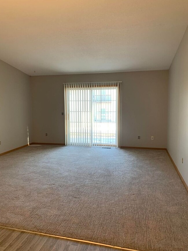 Building Photo - Prairie Mill Townhomes