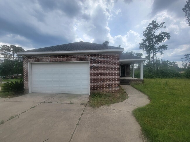 Building Photo - 3208 West Ct