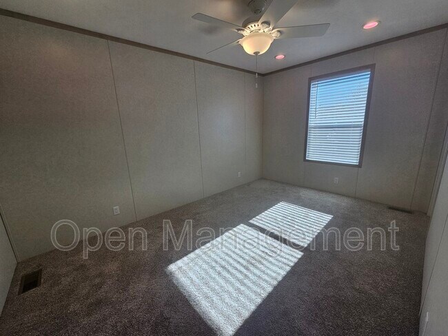 Foto del edificio - 700 S 12th St