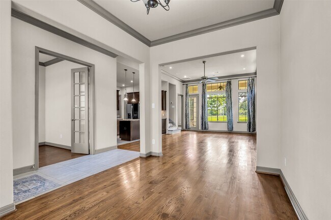 Foto del edificio - 1535 Woodbend Park W