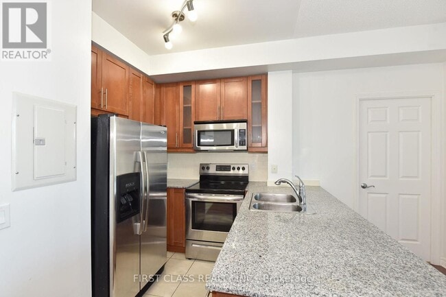 Photo du bâtiment - 18 Holmes Ave