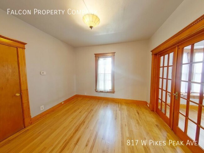 Building Photo - Extraordinary Home in Old Colorado City! -...