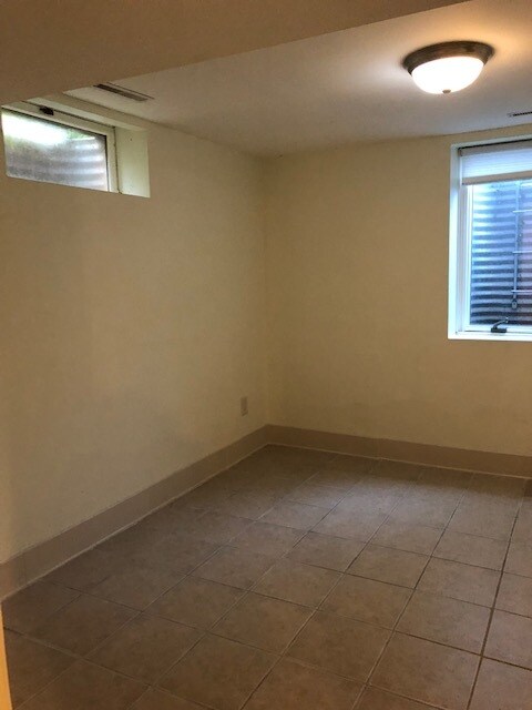 Bedroom 5 - 1533 8 1/2 Ave SE