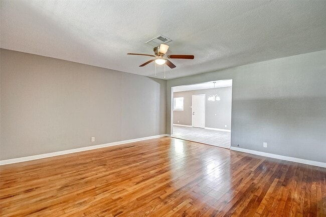 Building Photo - 213 Newman Rd
