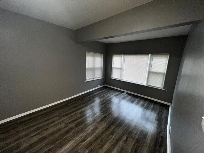 Foto del edificio - 709 N Laramie Ave