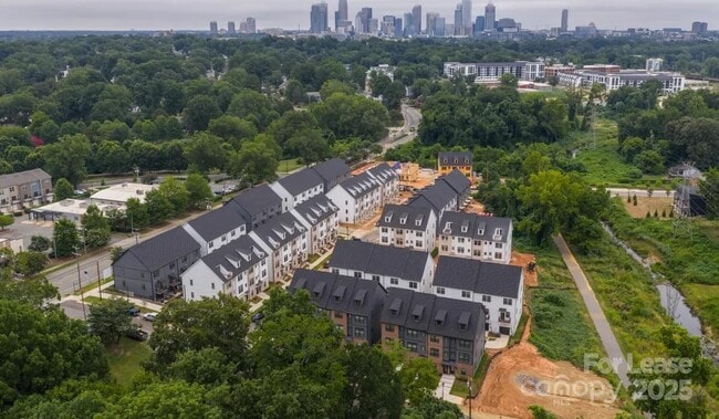 Foto del edificio - 2705 Rozzelles Ferry Rd