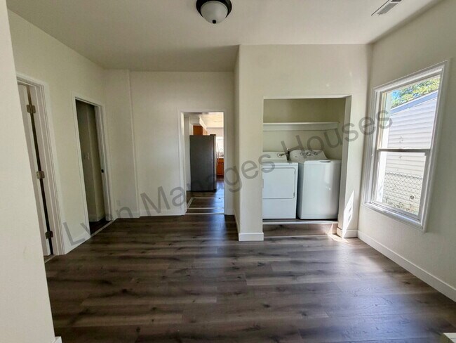 Foto del edificio - Updated Single Family Home with Fenced Yard
