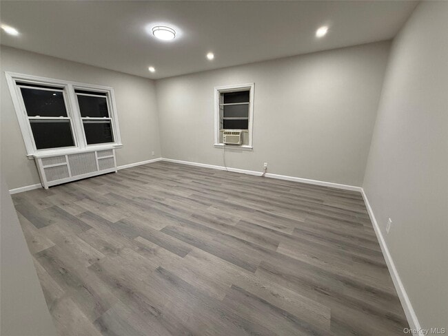 Foto del edificio - 84-63-84161 161st St