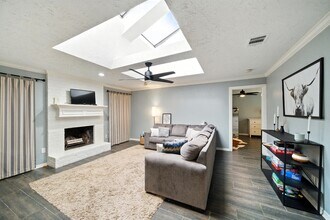 Building Photo - 10322 Sageplum Dr