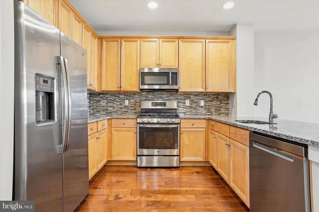 Building Photo - 121B Hagen Dr